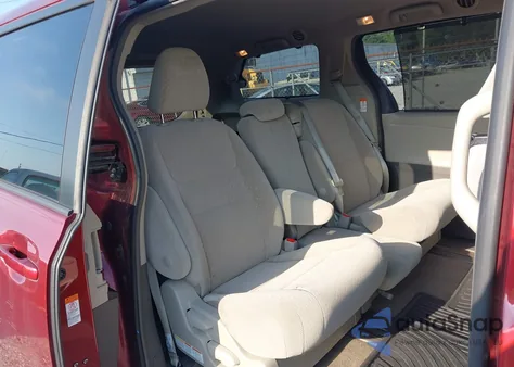 2018 Toyota Sienna Le 8 Passenger from USA, damaged, VIN 5TDKZ3DC8JS941358